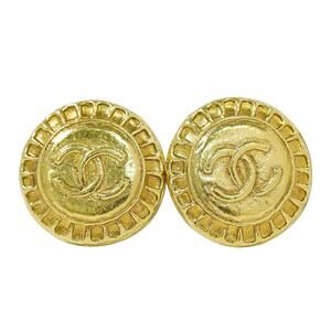 Chanel Gold Plated Vintage Round CC Clip-on Earrings Gold